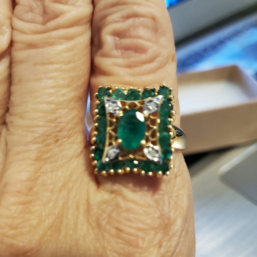 14k gold emerald diamond ring